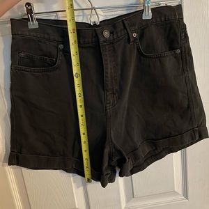 Gap 1969 shorts women’s black high rise shorts size 32